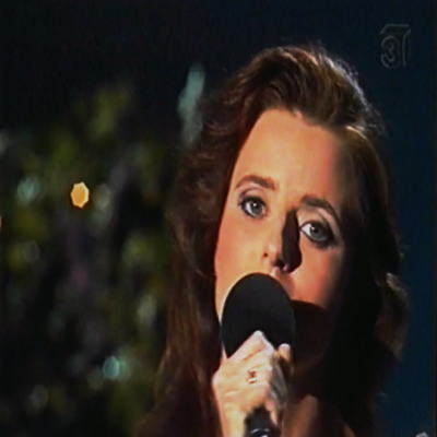 beloved-child sings at TV show1